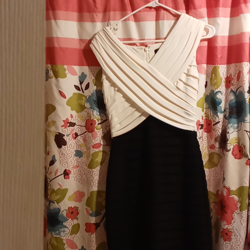 Dress Adrianna pa pell